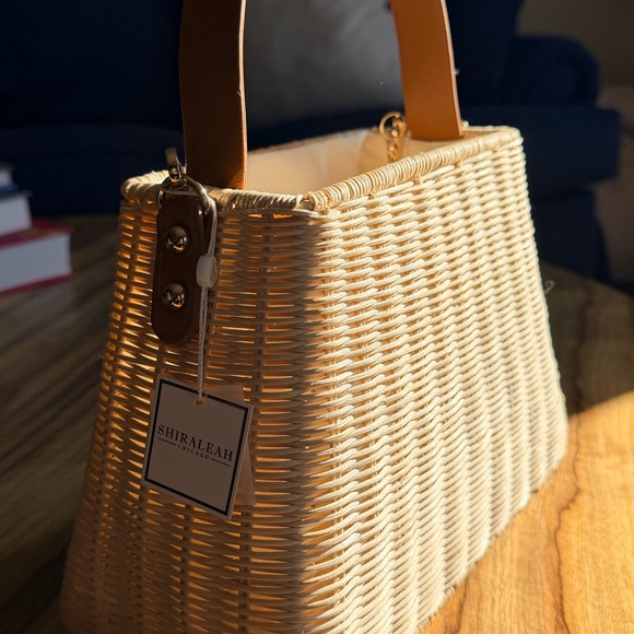 Shiraleah Elegant Tan Woven Handbag - Picture 2 of 7